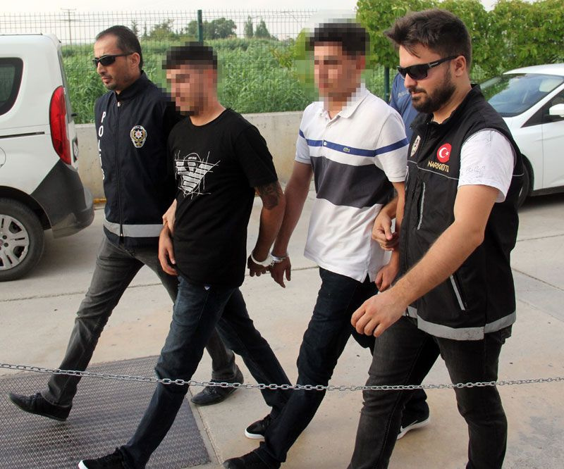 Adana'da dizide uyuşturucuyu özendiren sahnedeki oyunculara gözaltı