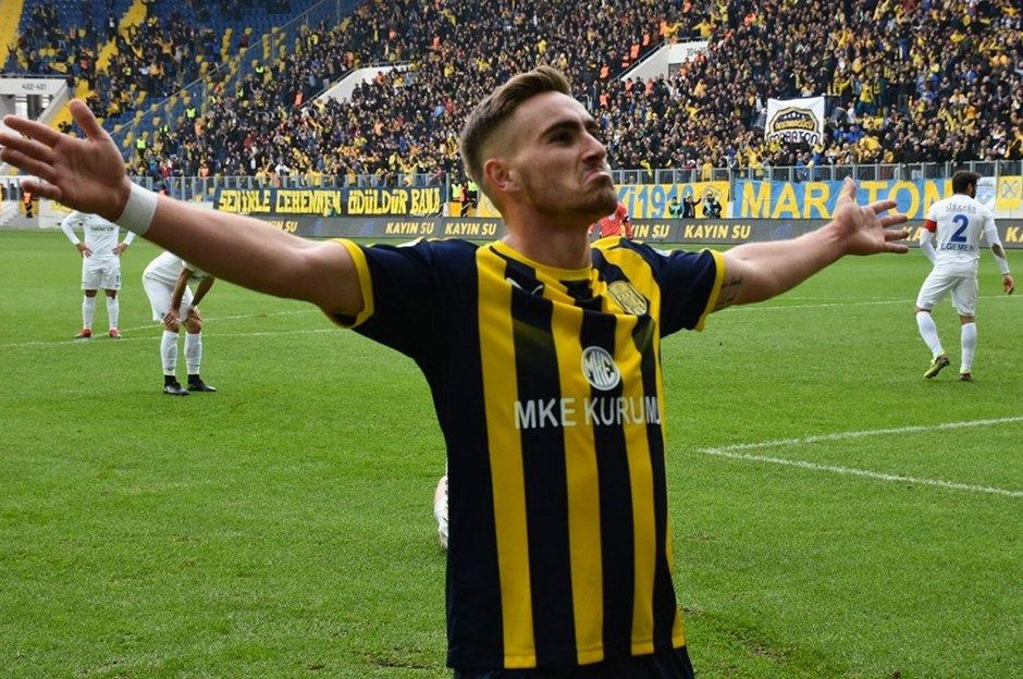 Başakşehirli yıldız isyan bayrağını açtı: Bırakın Fenerbahçe'ye gideyim