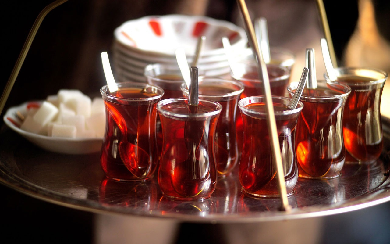 Aşırı çay tüketimi tansiyon artışına ve anemiye neden olabilir