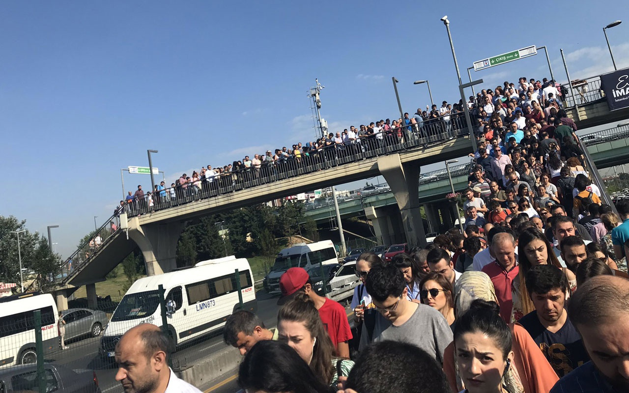 Metrobüslerdeki yoğunluk kameralara yansıdı