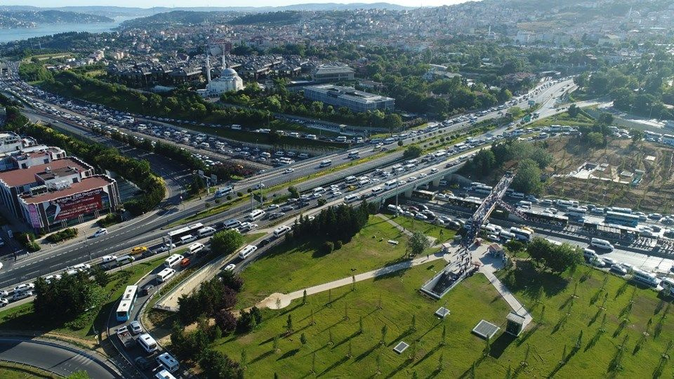 FSM'deki çalışma Metrobüs duraklarını felç etti