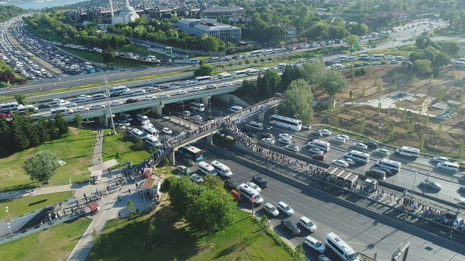 FSM'deki çalışma Metrobüs duraklarını felç etti