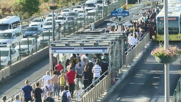 FSM'deki çalışma Metrobüs duraklarını felç etti