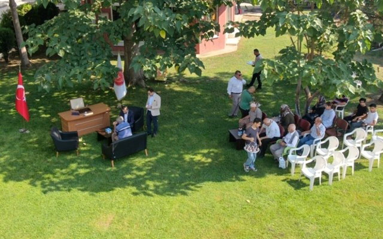 Bursa'da makam odasını meydana taşıdı! Yok böyle bir belediye başkanı