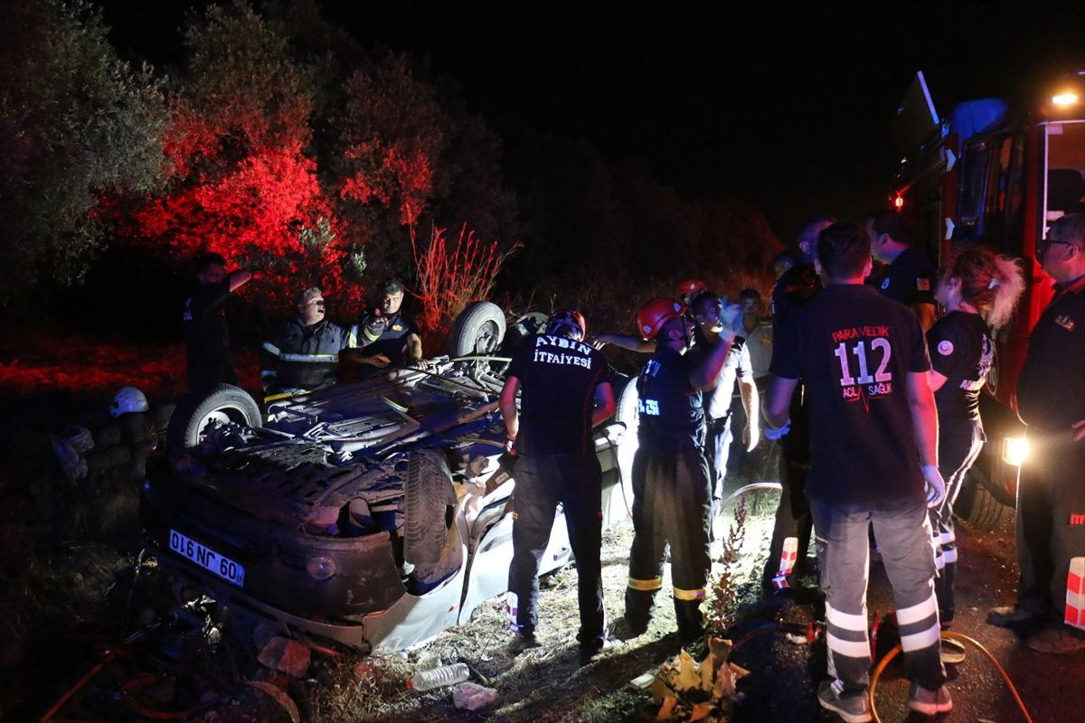 Aydın'da otomobil TIR'la çarpıştı 2 ölü 2 yaralı