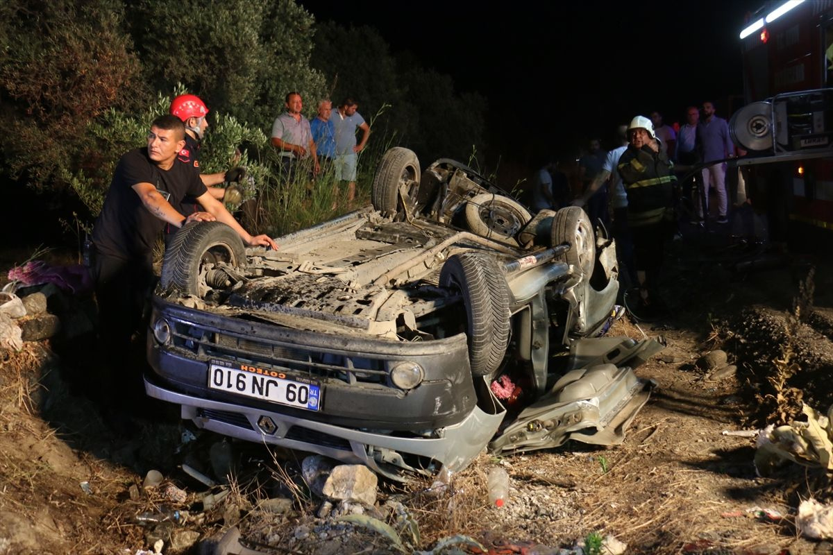 Aydın'da otomobil TIR'la çarpıştı 2 ölü 2 yaralı