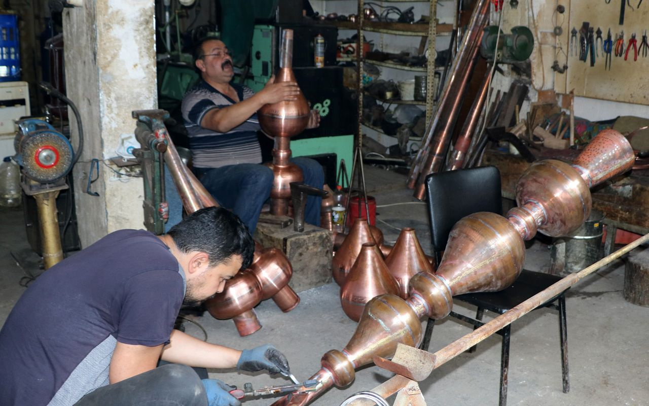 Afyonkarahisar'da dededen toruna 4 kuşaktır bakırcılık