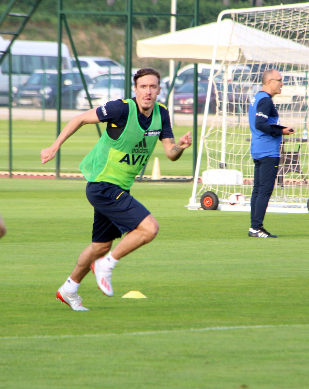 Fenerbahçe antrenmanlara hız kesmeden devam ediyor