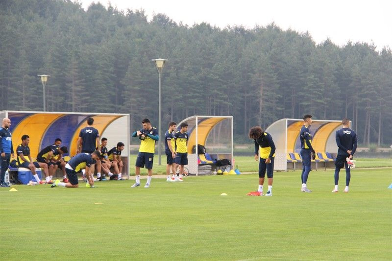 Fenerbahçe antrenmanlara hız kesmeden devam ediyor