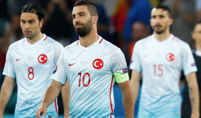 Galatasaray'dan Arda Turan ve Mehmet Topal sürprizi! Fatih Terim ikisini de istiyor