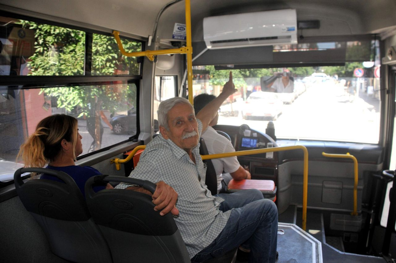 Aydın'da minibüse ev tipi klima taktıran vatandaş yakıttan tasarruf etti