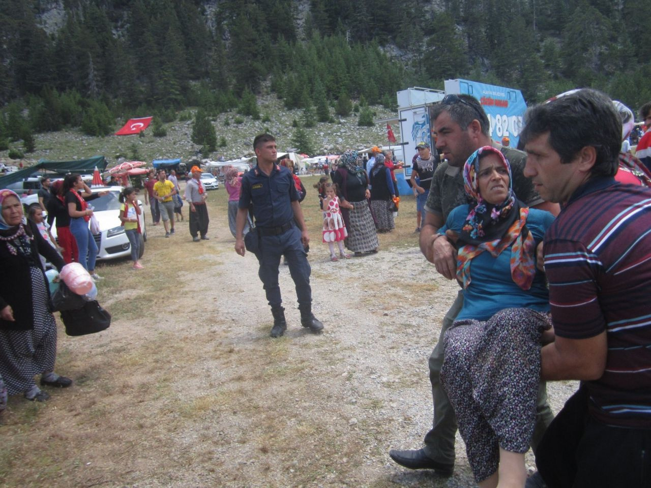 Antalya Alanya’daki şenliği hortum vurdu 6 yaralı