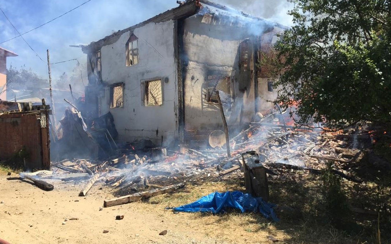 Kastamonu'da yangın! 6 ev kül oldu