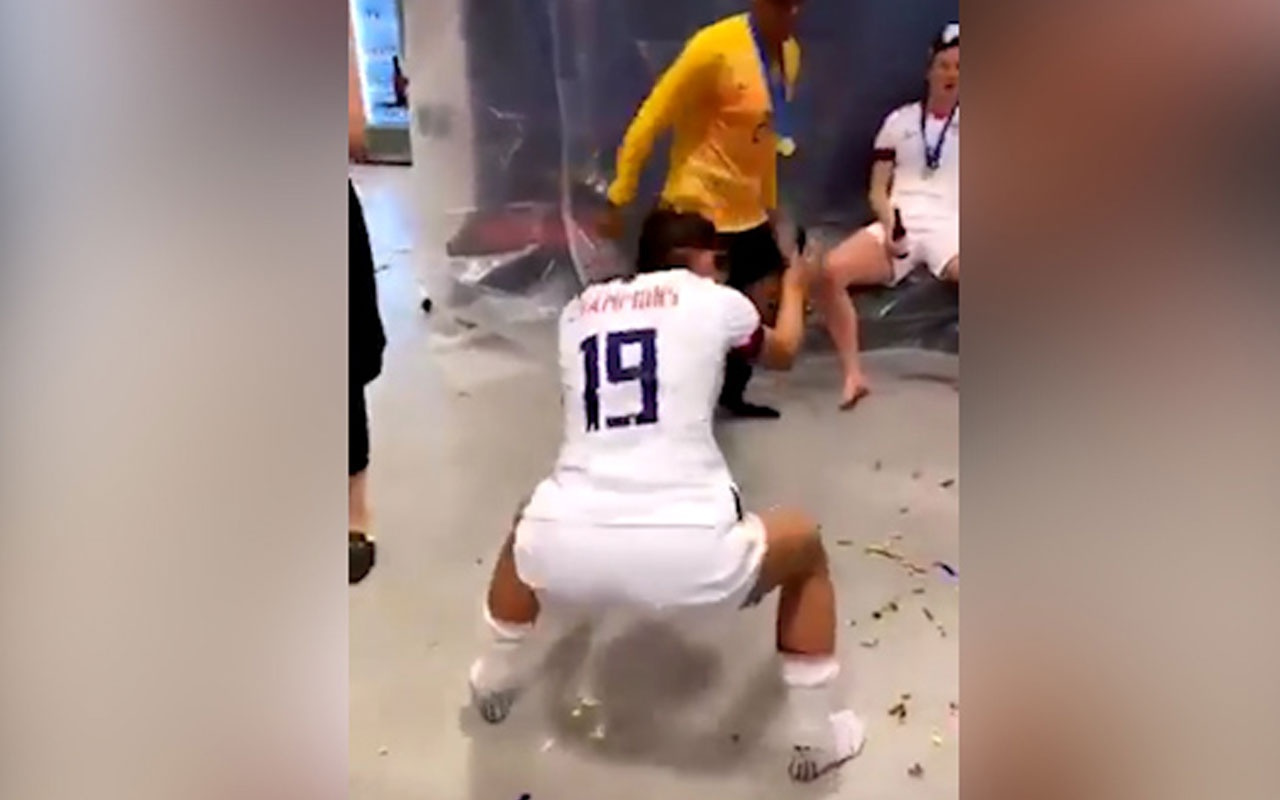 ABD dünya şampiyonu oldu Alex Morgan twerk yaptı