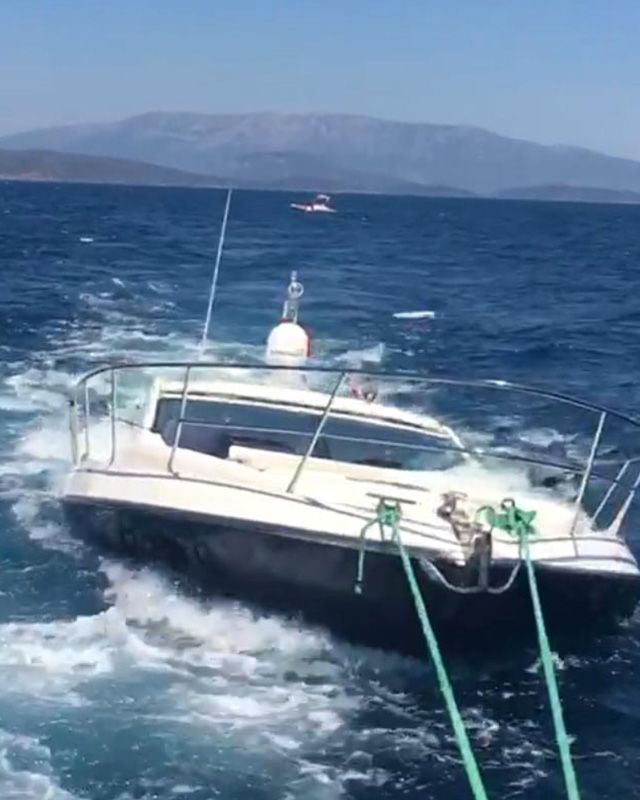 İzmir Çeşme'de kaza yapan lüks tekneye hayati operasyon