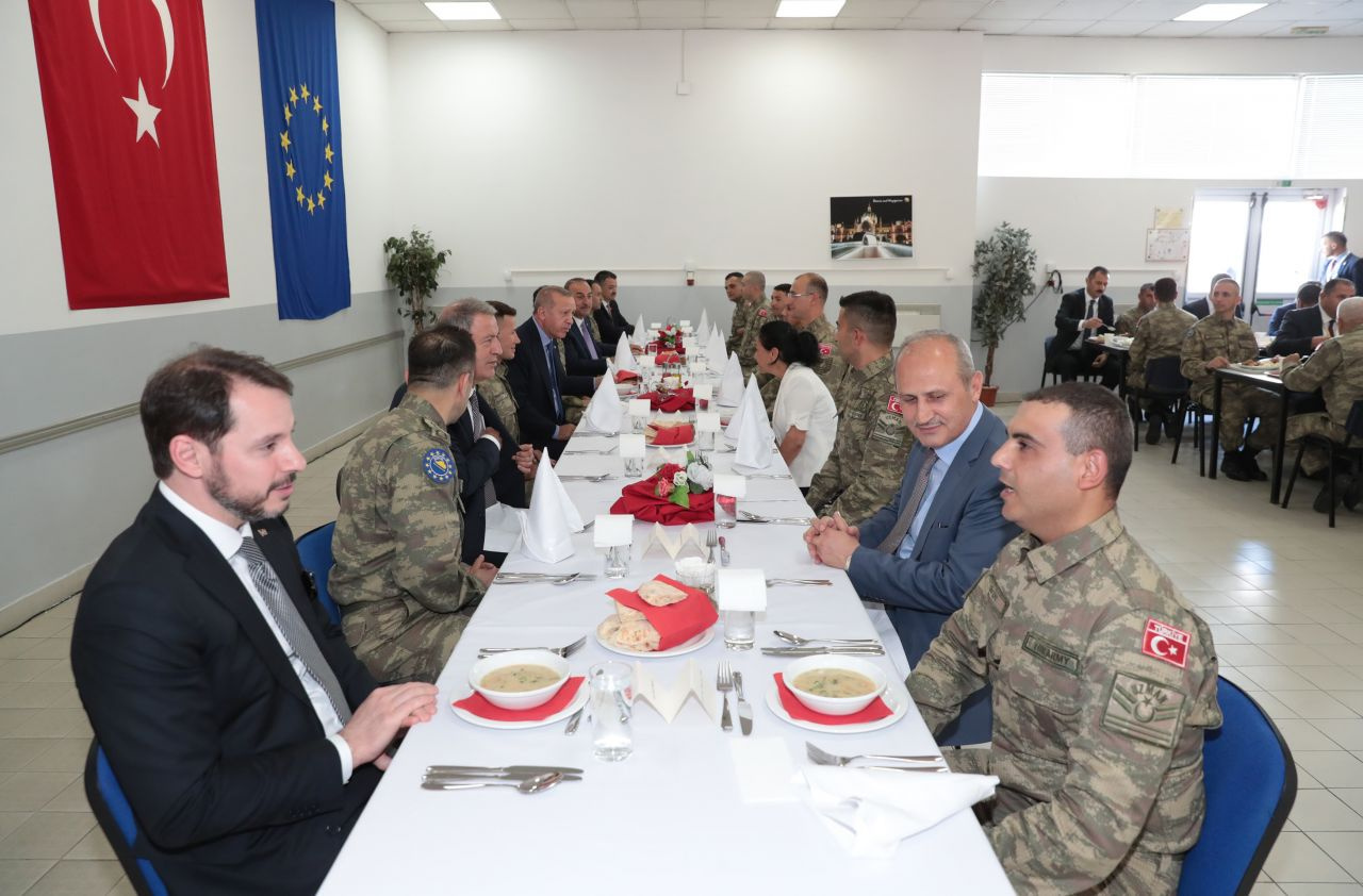 Cumhurbaşkanı Erdoğan Bosna'da Barış Gücü'nde görevli Türk askerlerini ziyaret etti