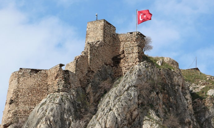 Kütahya'daki tarihi havuz pislikten geçilmiyor! Kont Drakula bile burada şifa bulmuştu