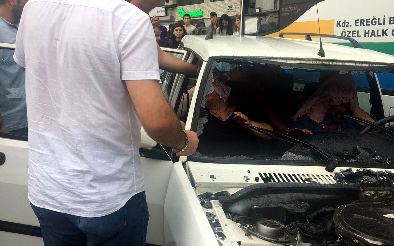 Zonguldak'ta otomobil halk otobüsüne çarptı 3 yaralı