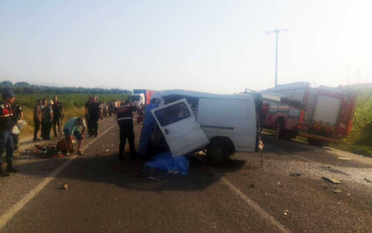 Manisa Salihli'de zincirleme kaza 6 ölü 20 yaralı
