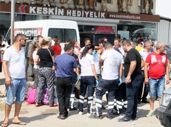 Antalya'da Tur midibüsü devrildi! Çok sayıda yaralı var