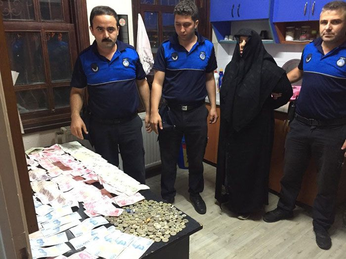 Bursa'da dilencinin üzerinden çıkan para herkesi şoke etti - Sayfa 2
