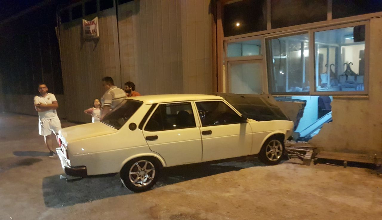 Antalya'da ustasının arabasını kaçıran çocukların sonu kötü bitti!