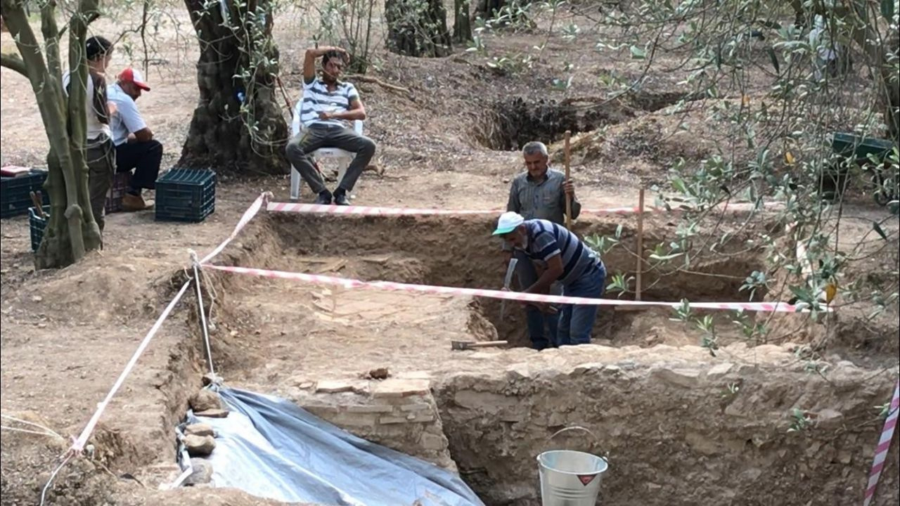 Bursa İznik'te pişmiş topraktan mezar ortaya çıktı