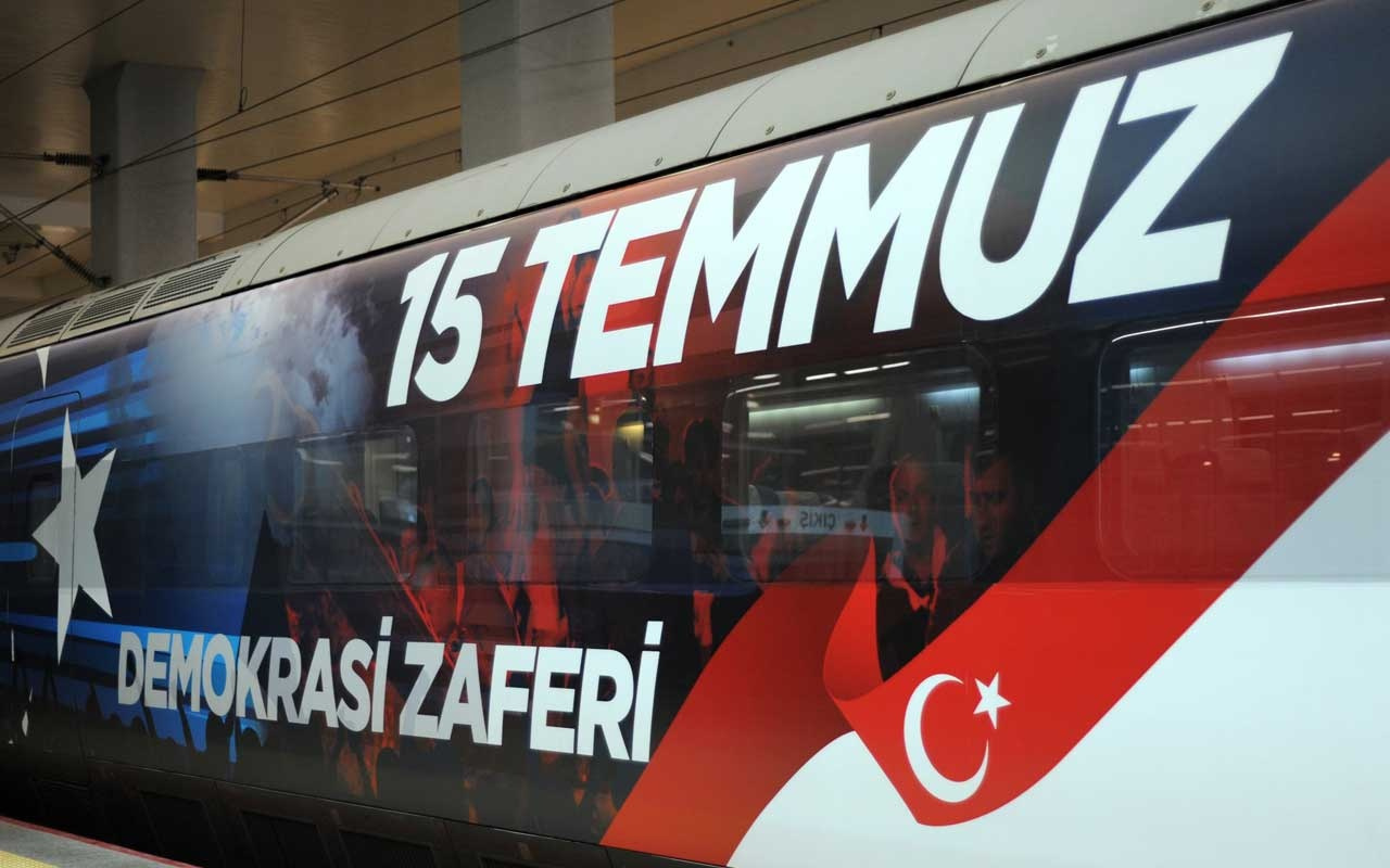 15 Temmuz görseliyle süslenen Yüksek Hızlı Tren