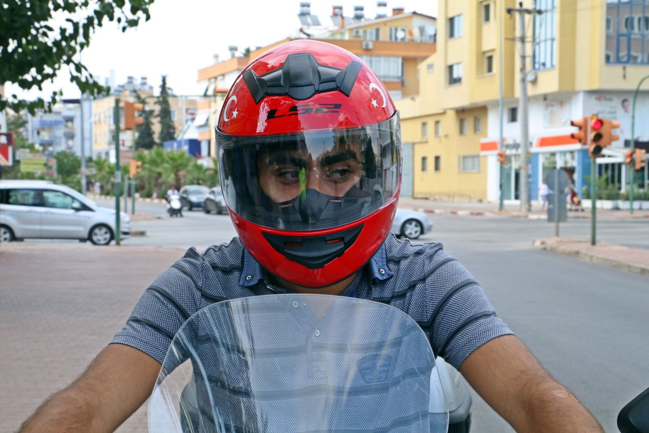 Antalya'da kazadan mucize eseri kurtulan motosiklet sürücüsü