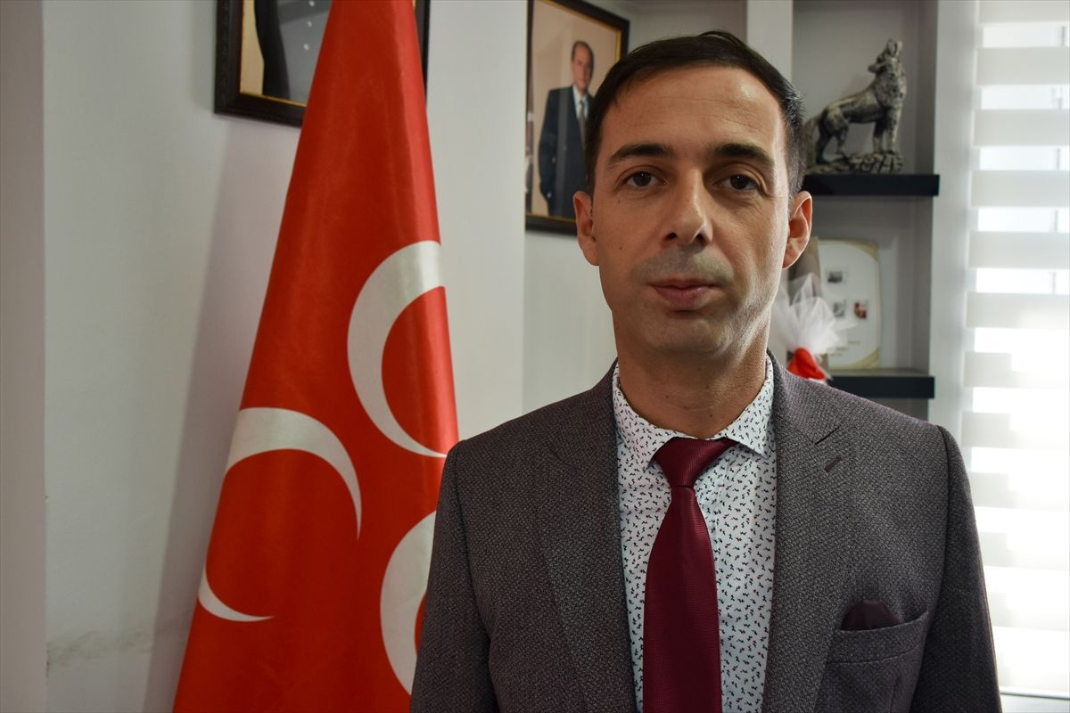 HDP'li belediye caddeye terör suçlusunun ismini veriyor