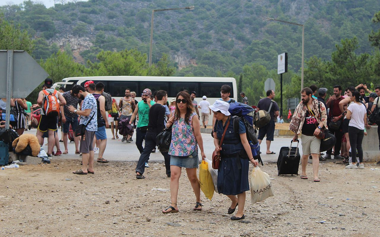 Antalya'da binlerce Türk ve İranlı turist mağdur edildi - Sayfa 7