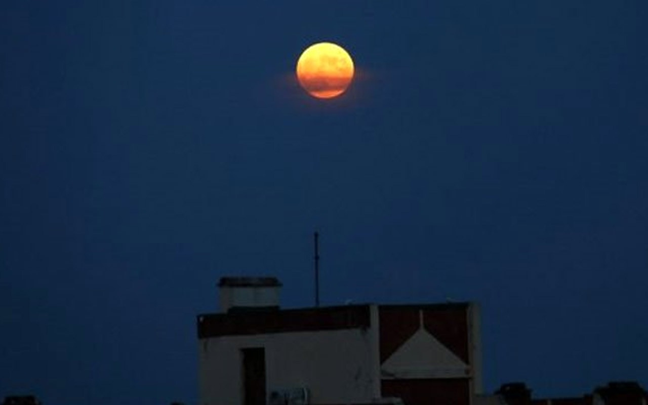 Parçalı Ay Tutulması İstanbul'da da gözlendi