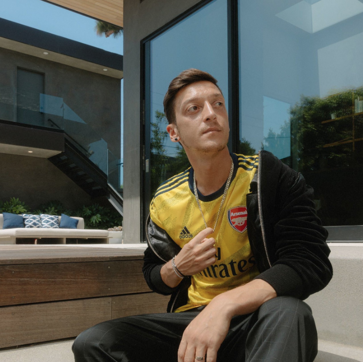 Mesut Özil'in yeni imajı olay oldu herkesi şaşırttı