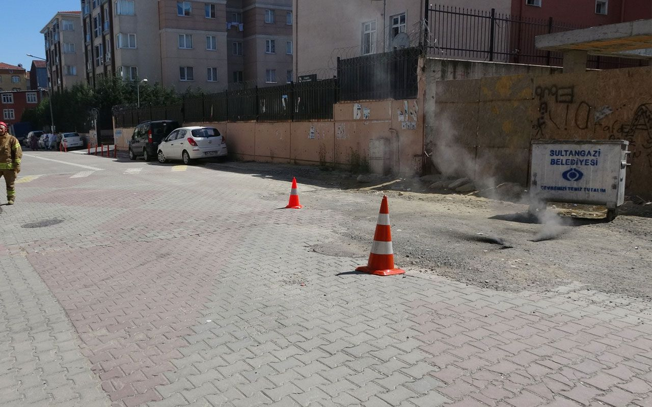 Yeraltından dumanlar çıktı! İstanbul'un göbeğindeki olayın sebebi bakın neymiş