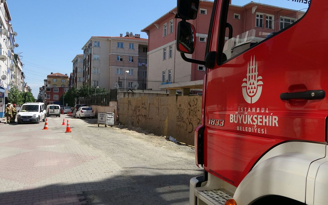 Yeraltından dumanlar çıktı! İstanbul'un göbeğindeki olayın sebebi bakın neymiş