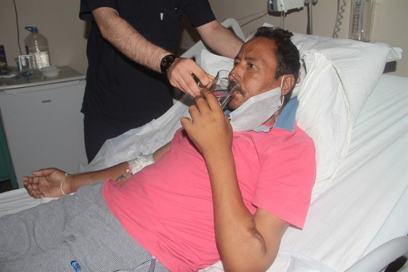 Elazığ'da yaşayan 47 yaşındaki adam 14 yıl sonra ilk defa su içti