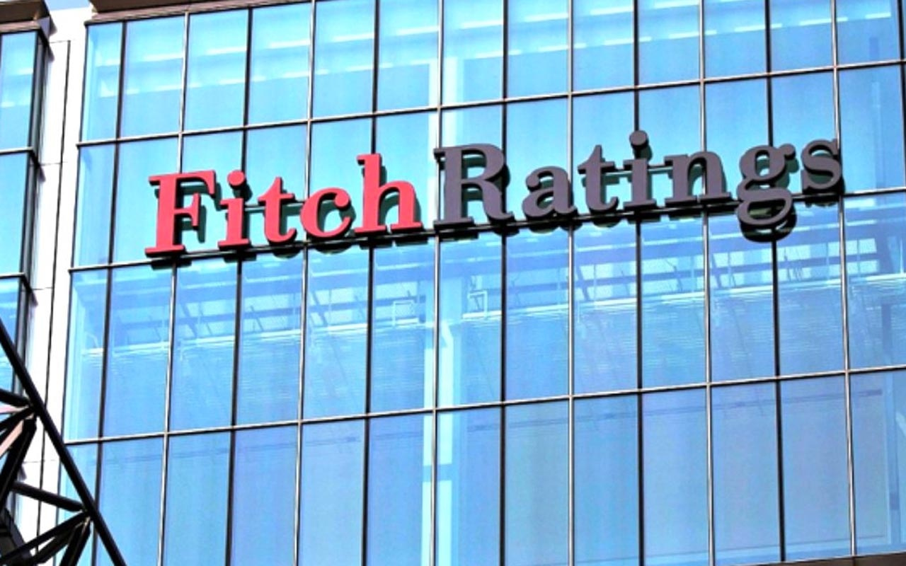 Fitch 14 Türk bankasının notunu düşürdü