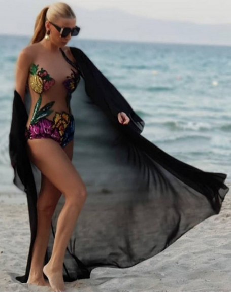 Gülşah Saraçoğlu 3 kg taşlı bikinisiyle olay olmuştu! Yeni bikini de sosyal medyayı salladı