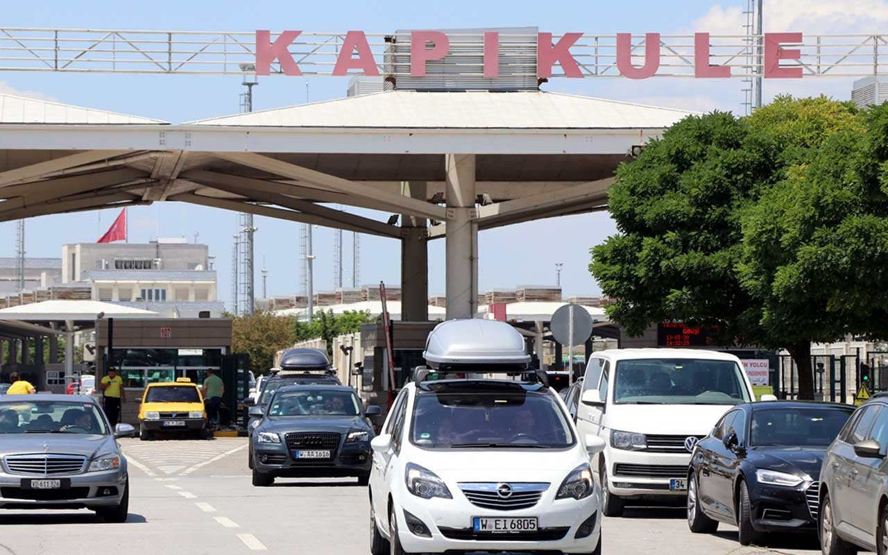 Kapıkule'de gurbetçi yoğunluğu sürüyor