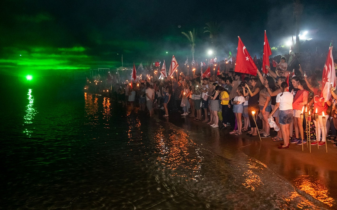 Yavru vatan KKTC'de 20 Temmuz Barış ve Özgürlük Bayramı coşkuyla kutlandı