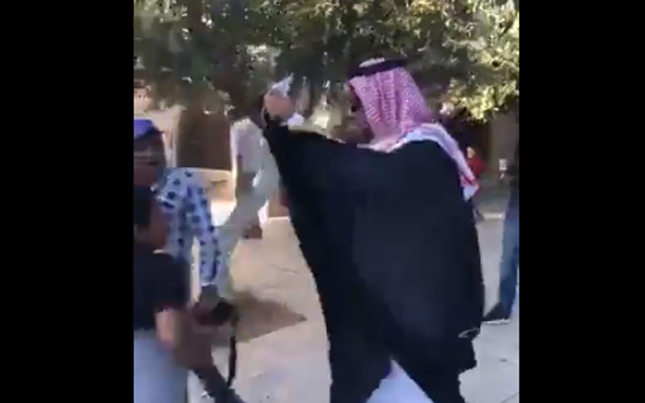 Suudi gazeteciye Mescid-i Aksa'da tükürüklü tepki