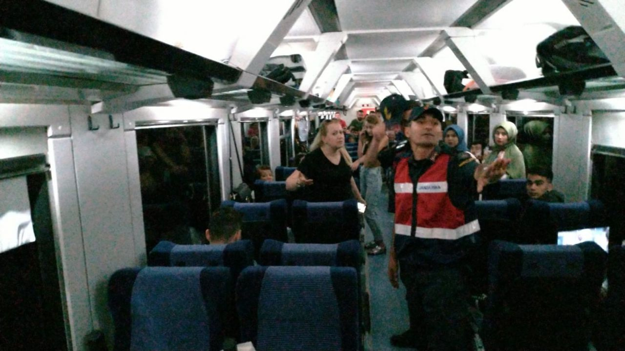 Eskişehir Kütahya trenini birbirine katan kadın trene 2 saat rötar yaptırdı