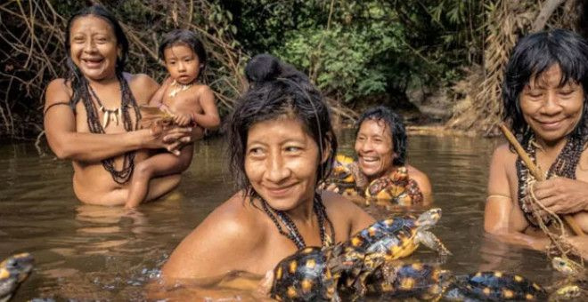 Amazon ormanlarında ilkel Awa Kabilesi üyelerinin yeni görüntüleri ortaya çıktı