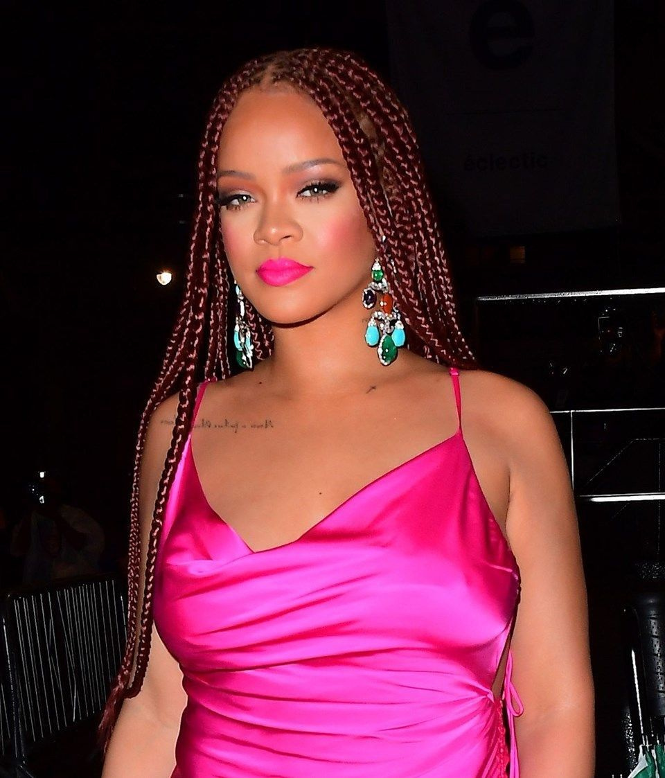 Rihanna'ya ikizi kadar benzeyen kız sosyal medyayı salladı! Rihanna görünce şok geçirdi