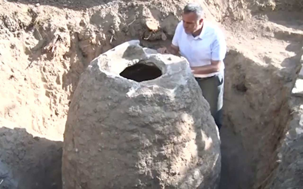Elazığ'da 200 yıllık tahıl ambarı bulundu