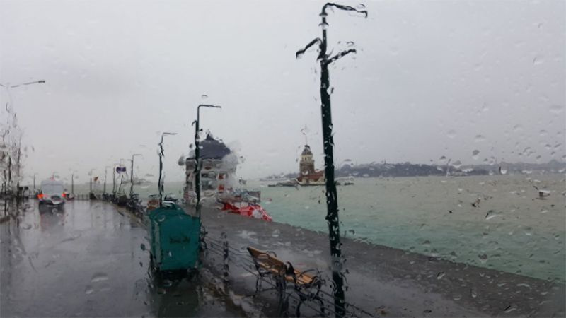 İstanbul, Tekirdağ, Kırklareli! Meteoroloji uyarmıştı şiddetli yağmur bastırdı