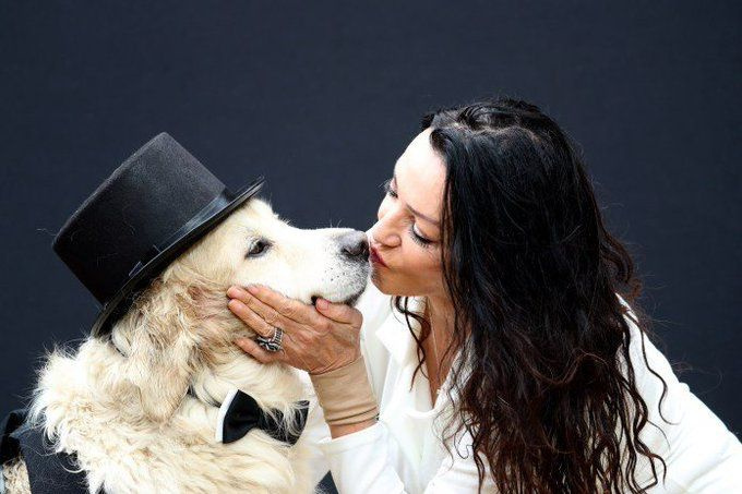 Yaşadığı 220 ilişki mutlu etmedi! Eski model Elizabeth Hoad köpeğiyle evleniyor