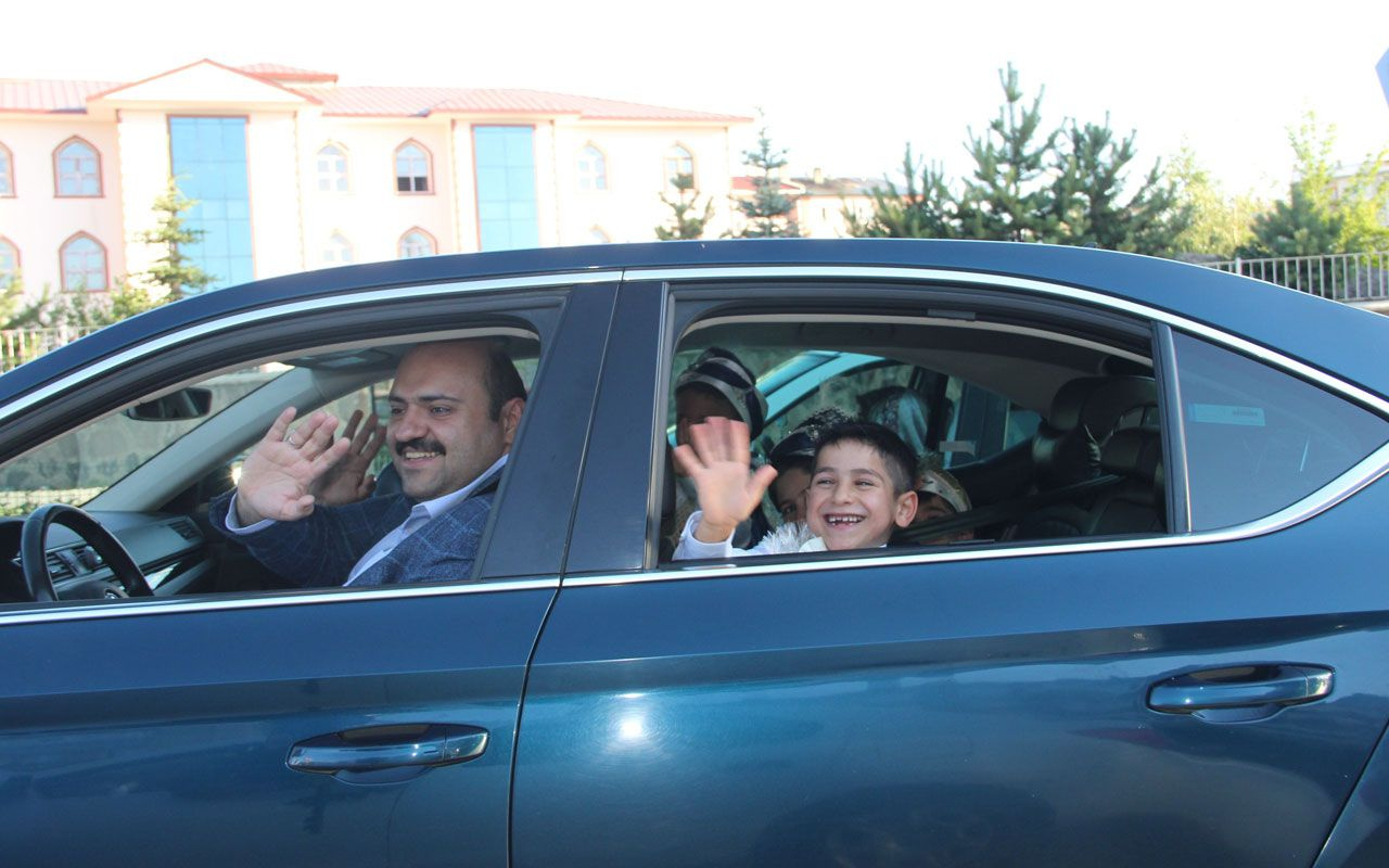 Erzurumlu Belediye Başkanı'ndan takdire şayan davranış! Sünnetli çocuklara müthiş jest yaptı