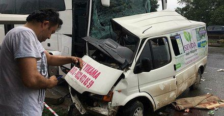 Ordu'da yolcu otobüsüyle minibüs çarpıştı! 3 kişi öldü 7 kişi yaralandı