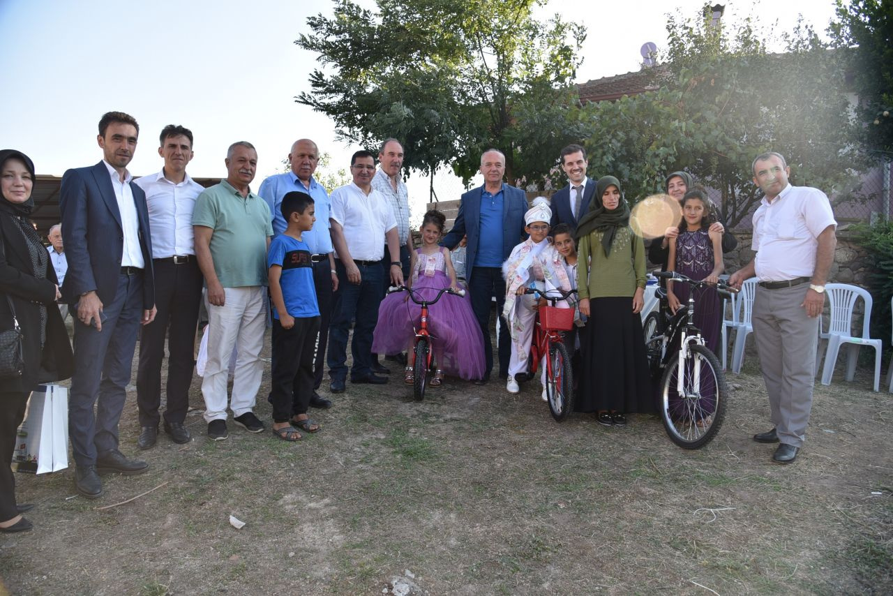 Balıkesir'de belediye başkanından alkışlanacak hareket! Herkesin takdirini topladı